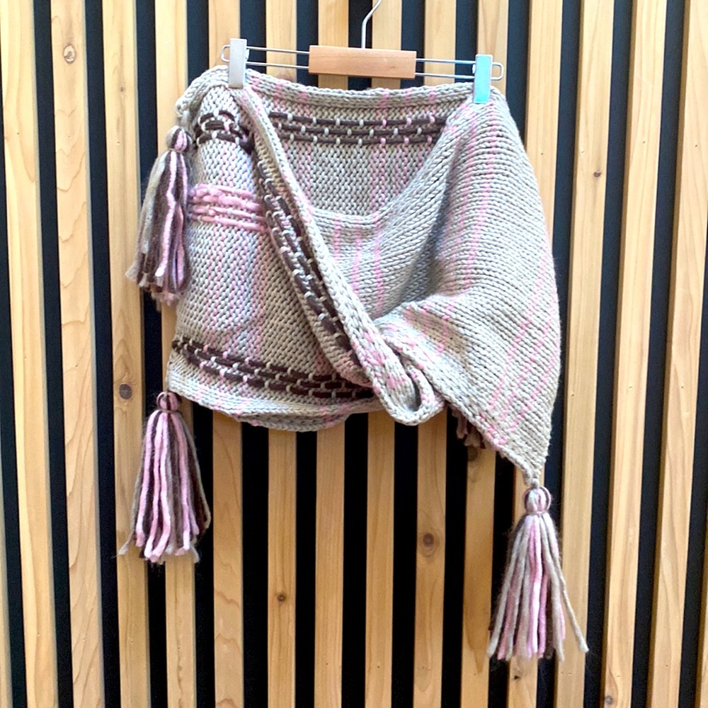 ETĒREO beautiful soft scarf NWT